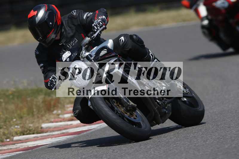 Archiv-2023/28 05.06.2023 Moto Club Anneau du Rhin/blanc-novice/25